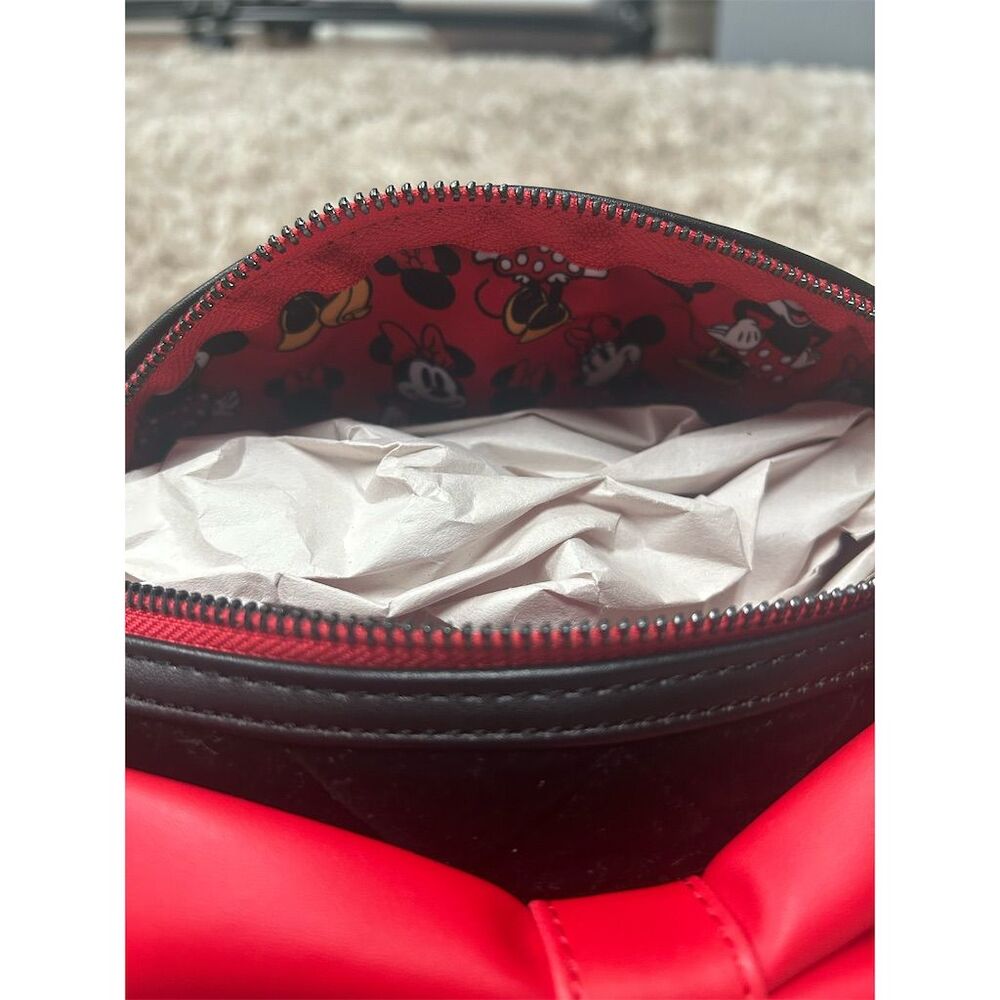 Loungefly Disney Minnie Mouse Bow Quilted Velvet Belt Bag Black - Picture 4 of 5